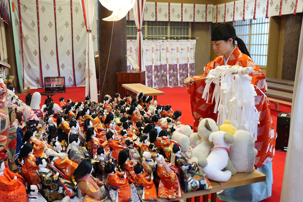 廣田神社の人形供養